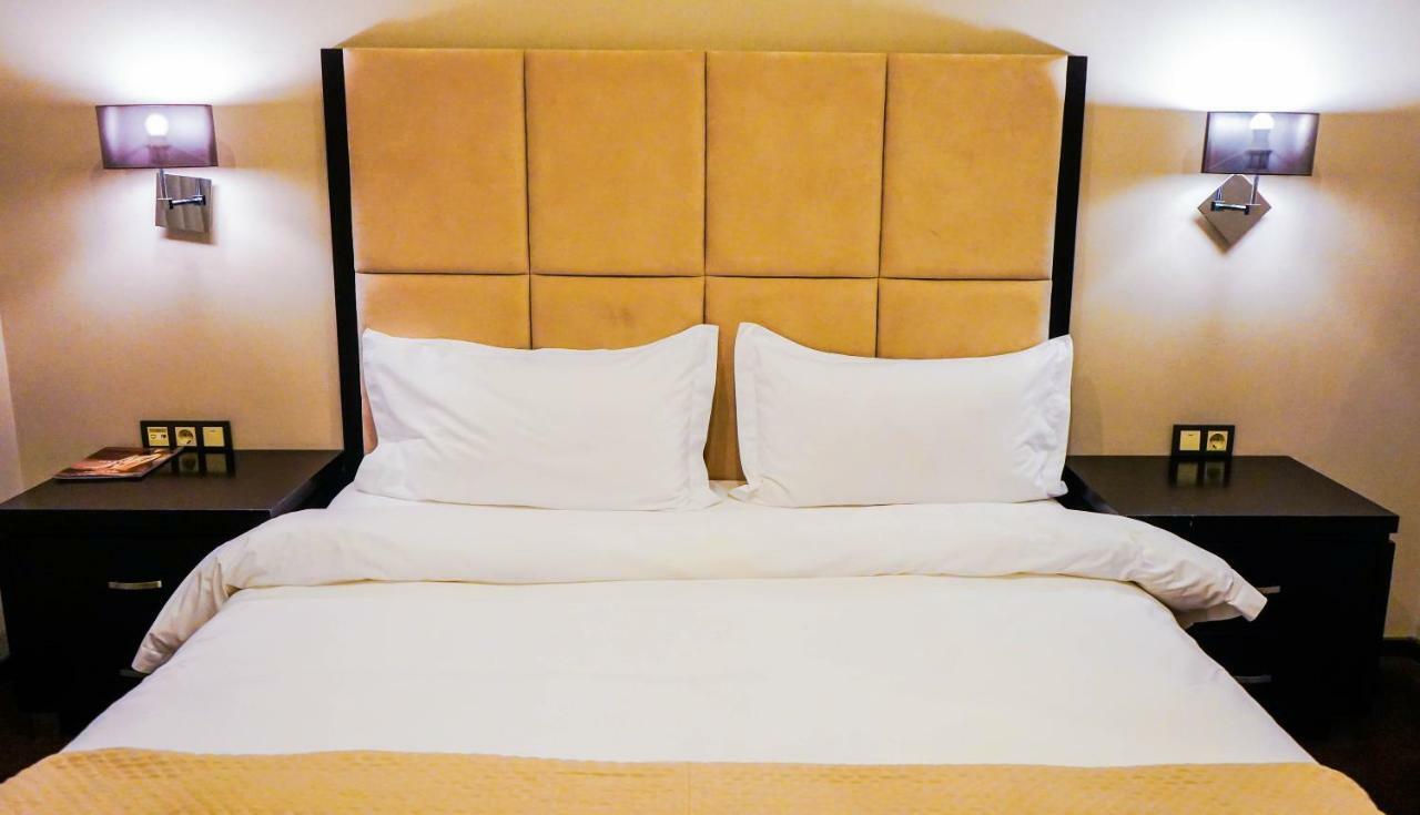 JB hotel Astana Buitenkant foto
