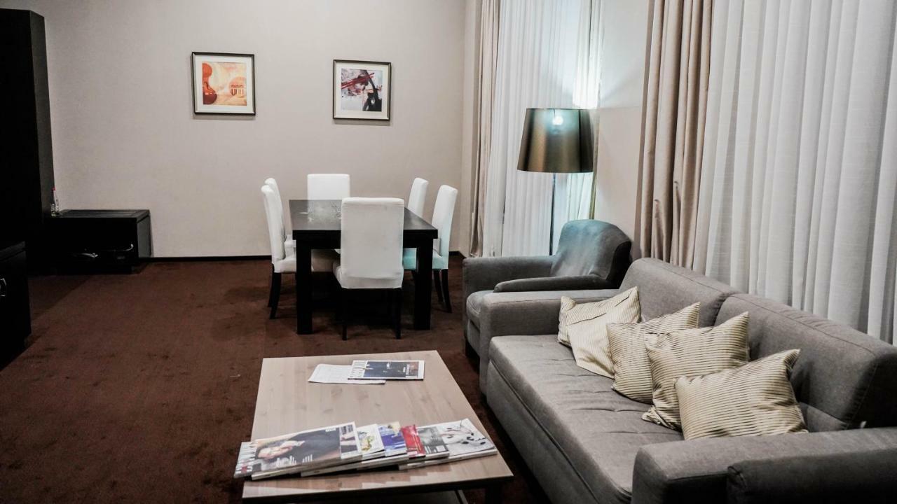 JB hotel Astana Buitenkant foto