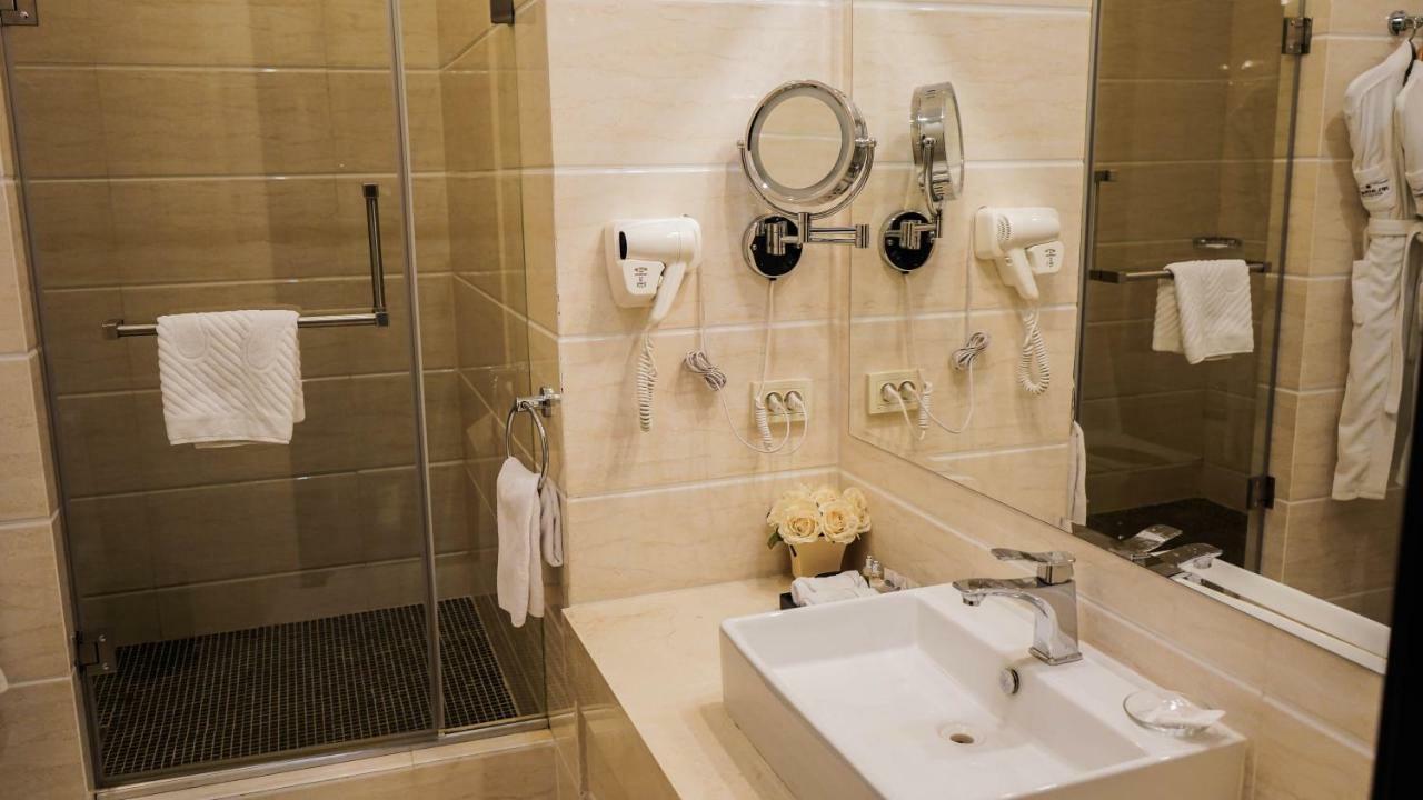 JB hotel Astana Buitenkant foto