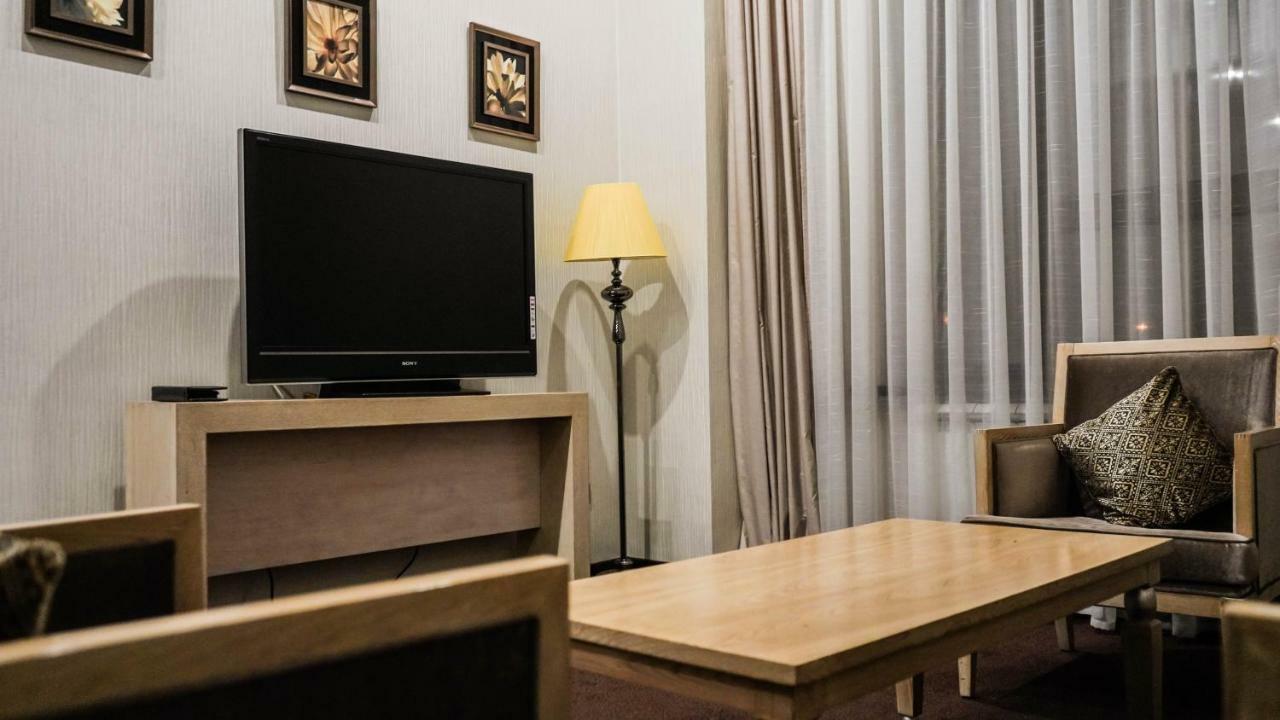 JB hotel Astana Buitenkant foto