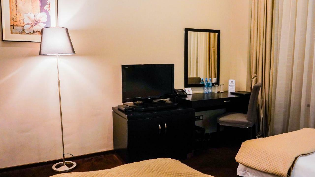 JB hotel Astana Buitenkant foto