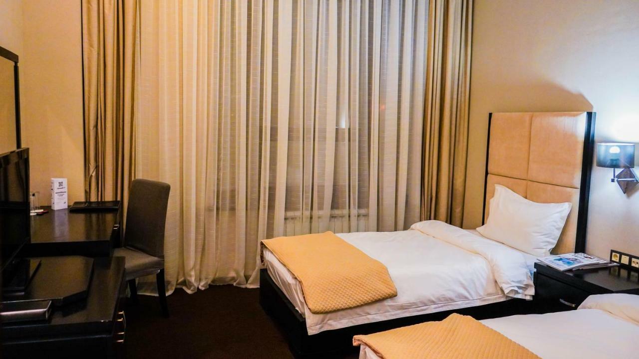 JB hotel Astana Buitenkant foto