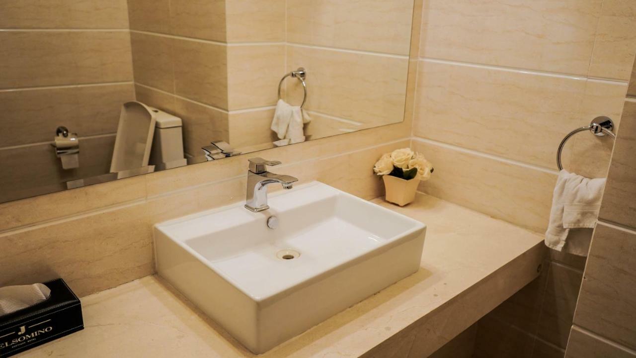 JB hotel Astana Buitenkant foto