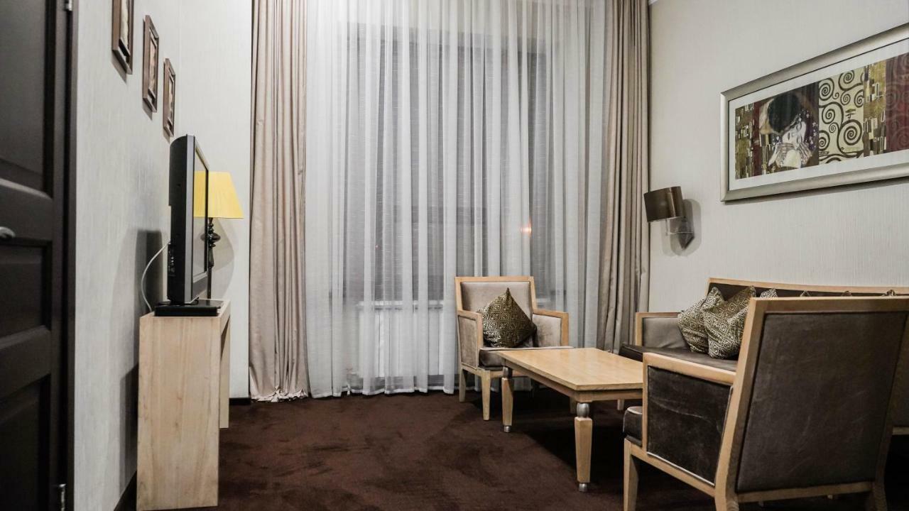 JB hotel Astana Buitenkant foto