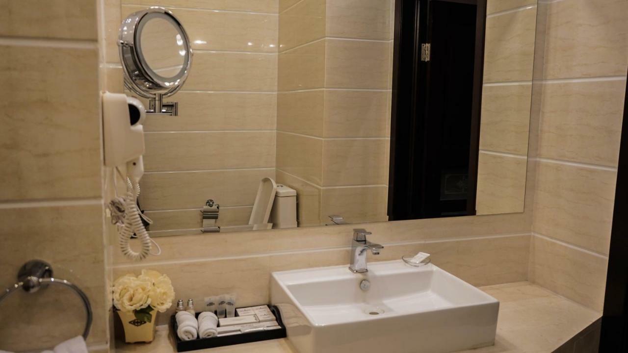 JB hotel Astana Buitenkant foto