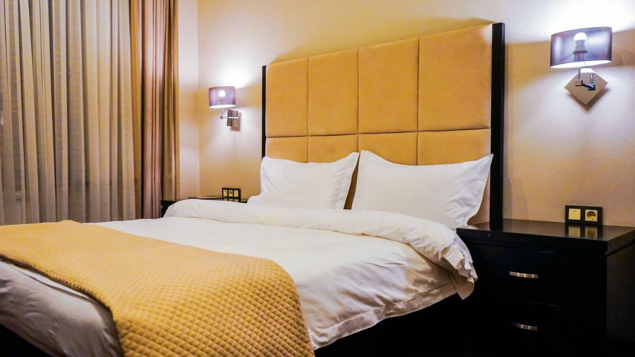 JB hotel Astana Buitenkant foto